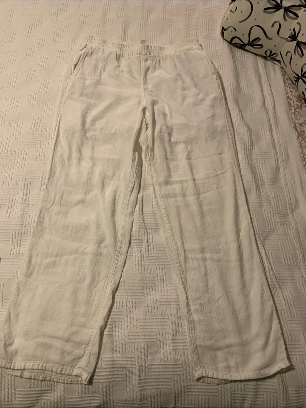 Michael Kors White Elastic Waist Linen-Blend Pants & Cali 1850 bahama pattern